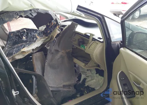 2013 Toyota Prius z USA, uszkodzony, nr VIN JTDKN3DU2D5687029